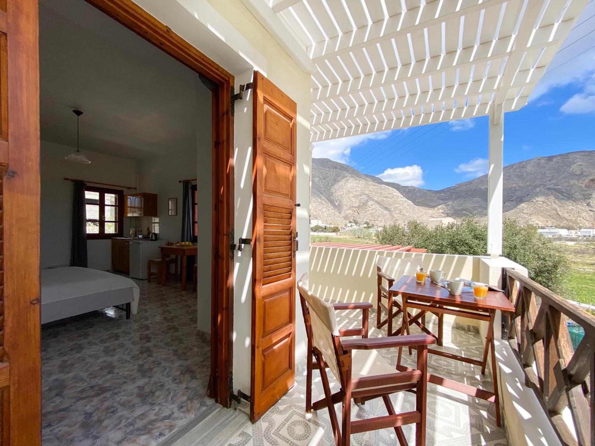 Almyra Villa Perissa  Room photo